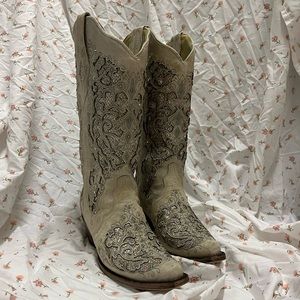 Corral womens boots. White with glitter detail. Size 8.5.